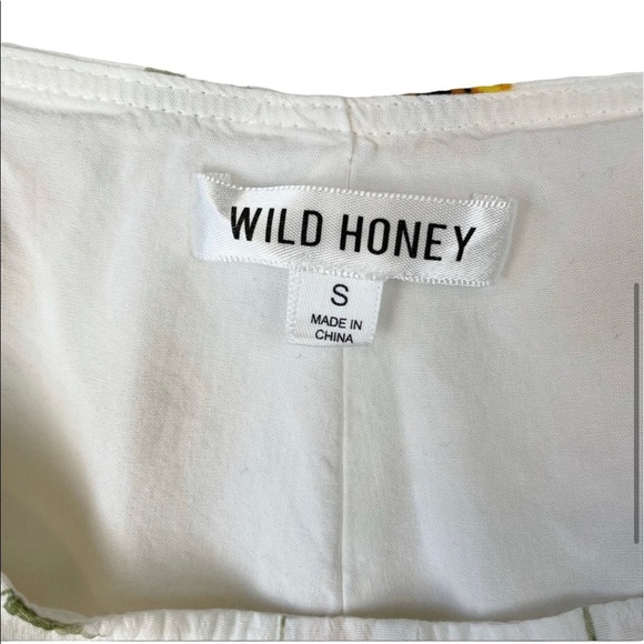 Wild Honey Sunflower Print Capri Pants - Picture 5 of 11